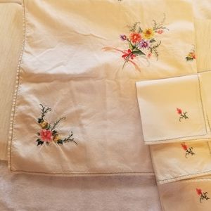 Hand Embroidery Card Table Table Cloth & Six Napkins